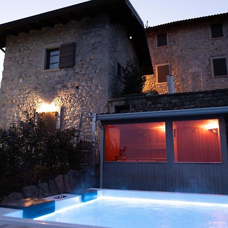 Ca' Baetti L'Antico Borgo Bed & Breakfast Roncola Exterior photo