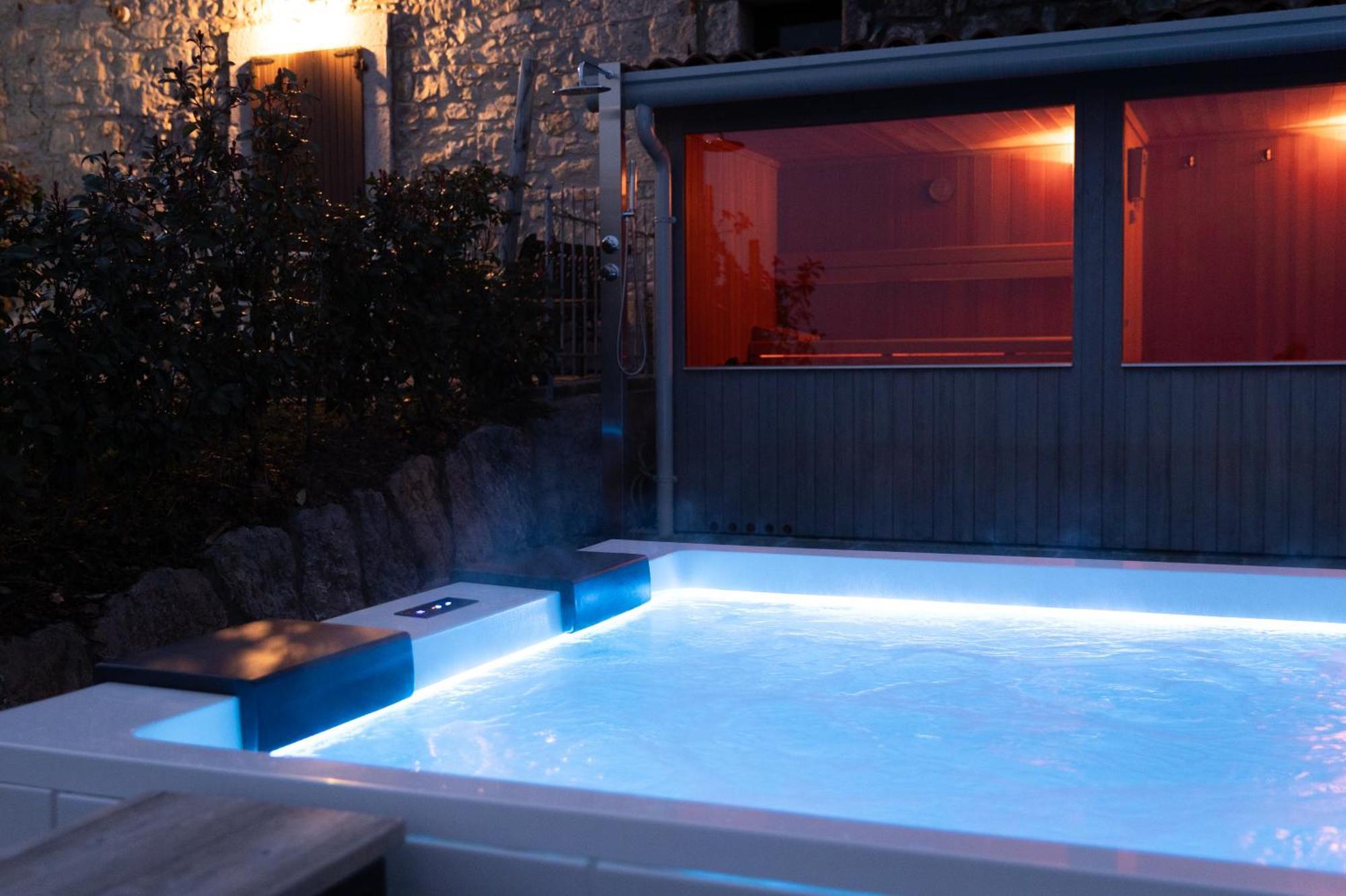 Ca' Baetti L'Antico Borgo Bed & Breakfast Roncola Exterior photo