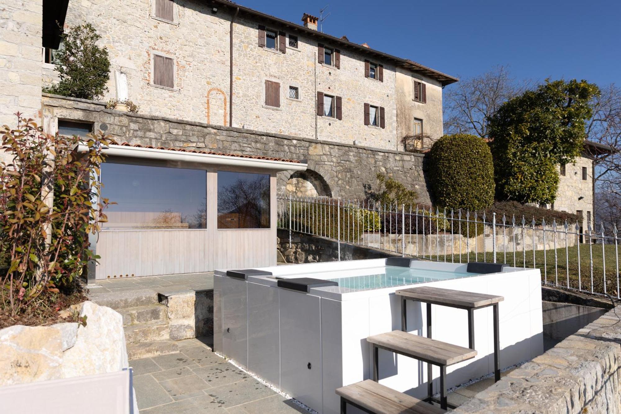 Ca' Baetti L'Antico Borgo Bed & Breakfast Roncola Exterior photo