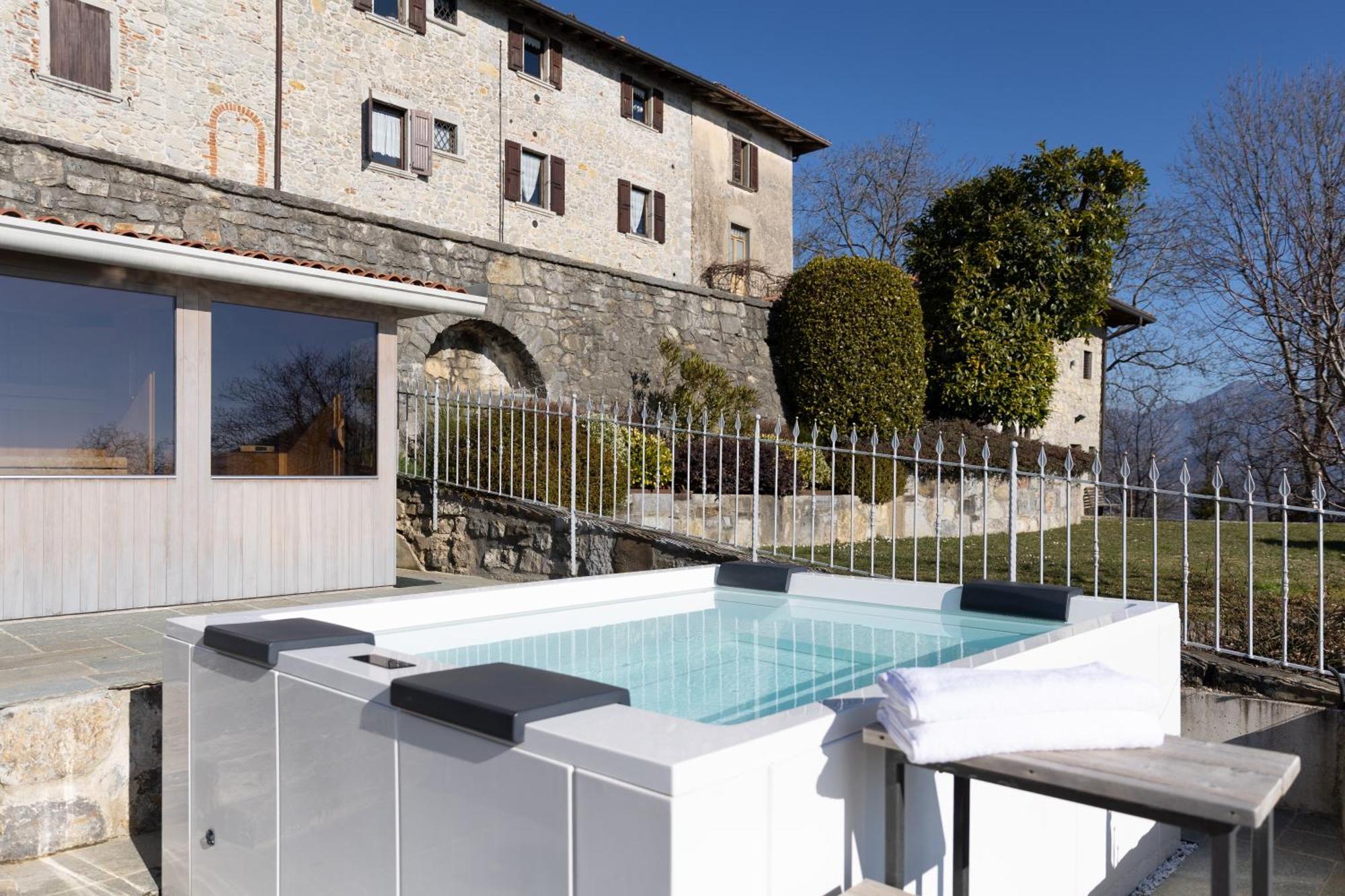 Ca' Baetti L'Antico Borgo Bed & Breakfast Roncola Exterior photo
