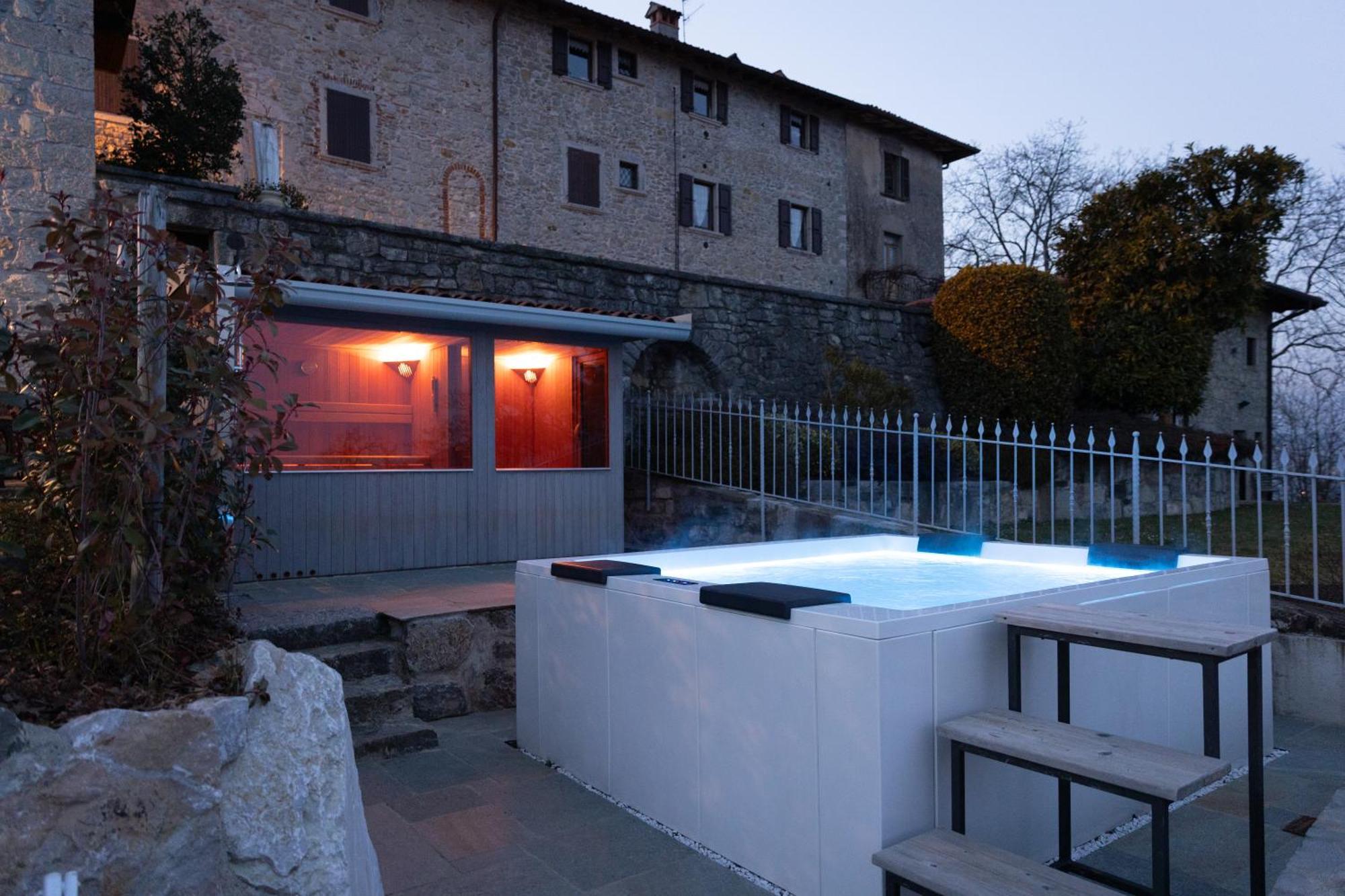 Ca' Baetti L'Antico Borgo Bed & Breakfast Roncola Exterior photo