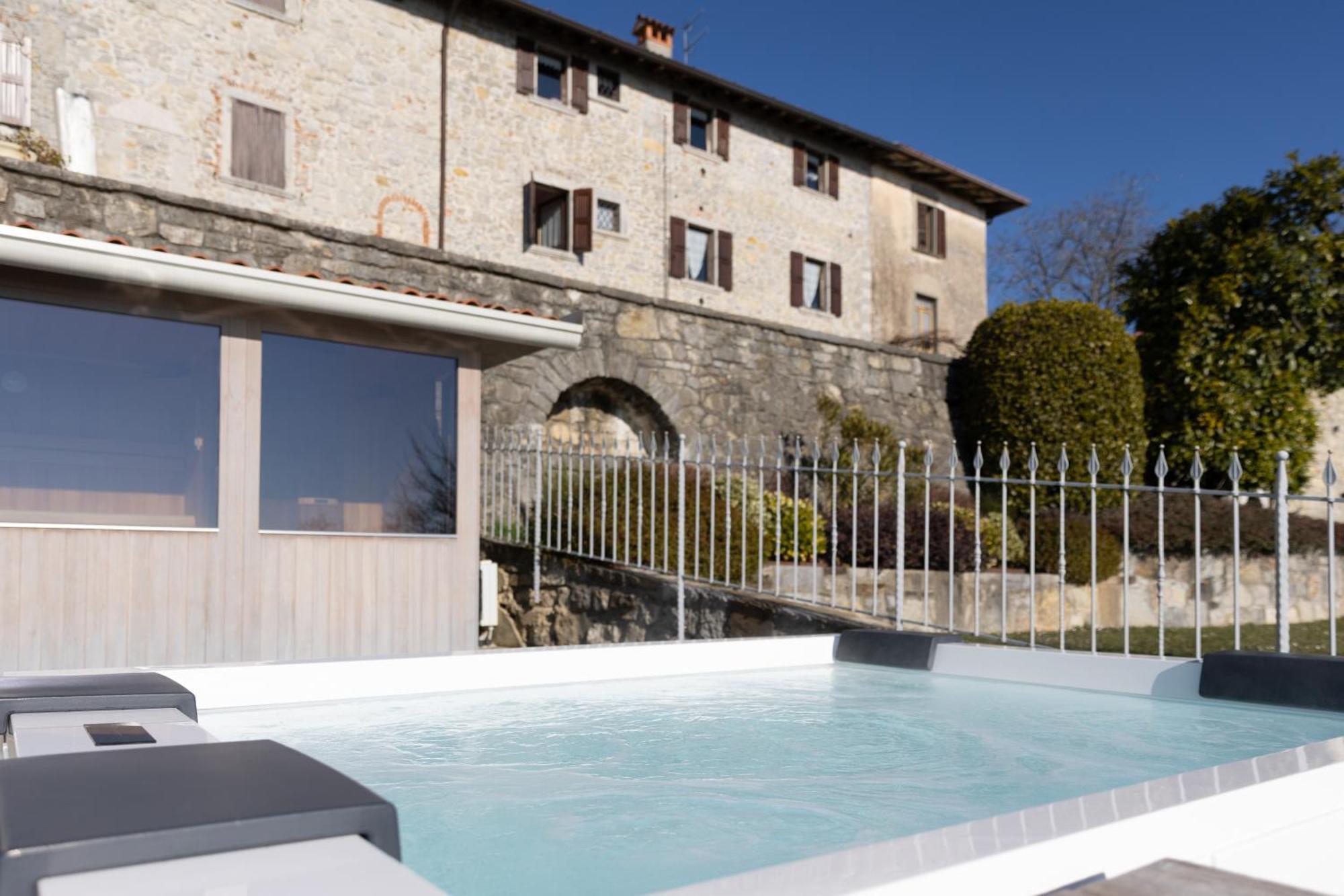 Ca' Baetti L'Antico Borgo Bed & Breakfast Roncola Exterior photo