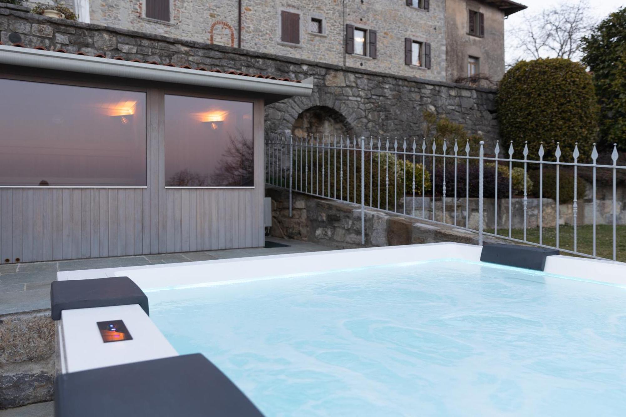 Ca' Baetti L'Antico Borgo Bed & Breakfast Roncola Exterior photo