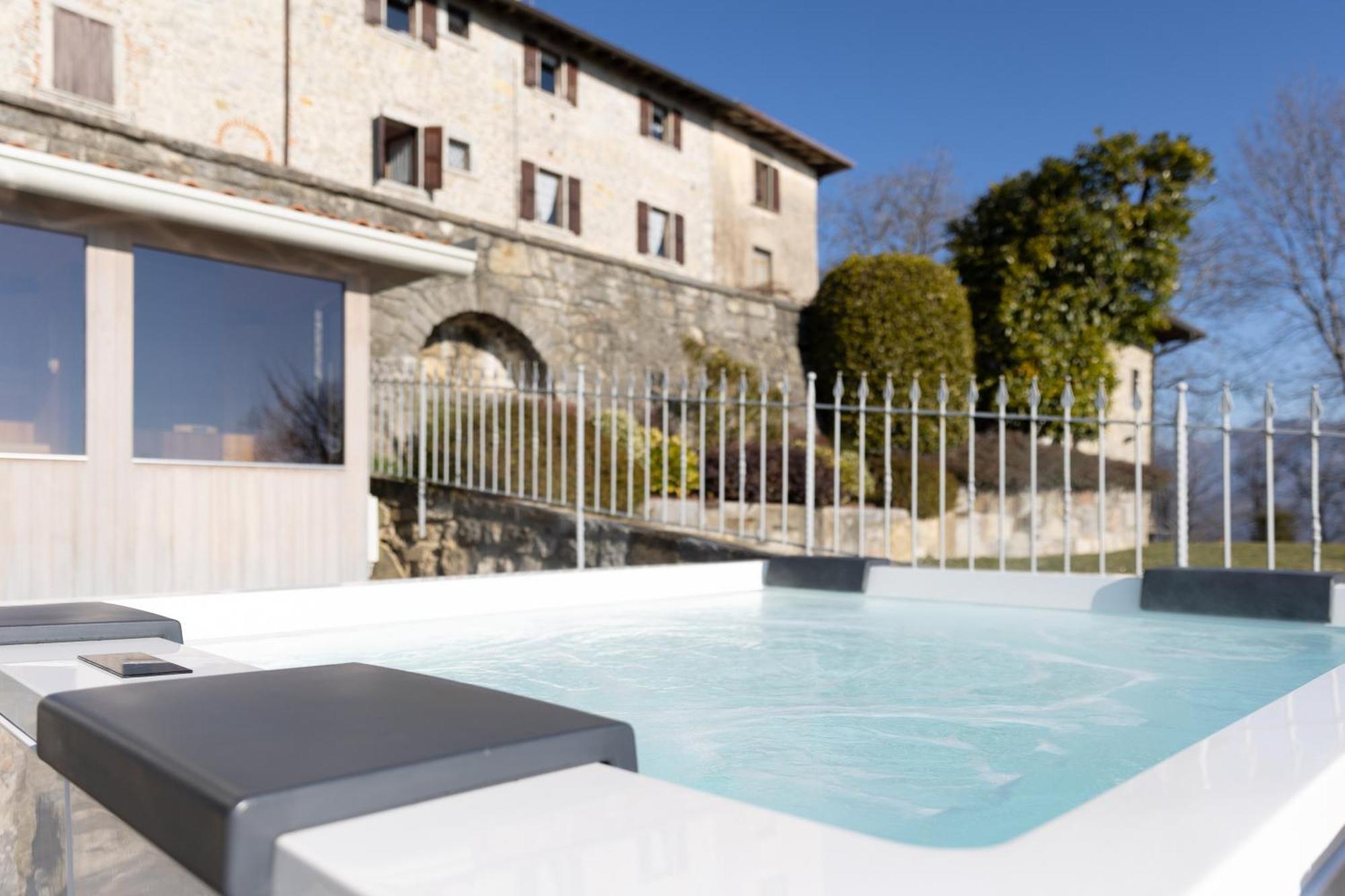 Ca' Baetti L'Antico Borgo Bed & Breakfast Roncola Exterior photo
