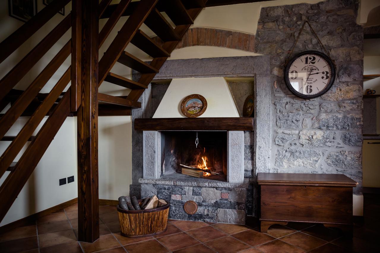Ca' Baetti L'Antico Borgo Bed & Breakfast Roncola Exterior photo