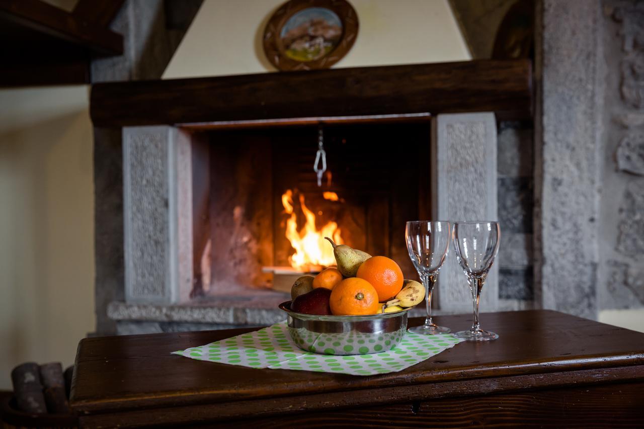 Ca' Baetti L'Antico Borgo Bed & Breakfast Roncola Exterior photo