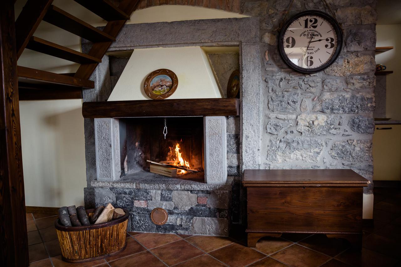 Ca' Baetti L'Antico Borgo Bed & Breakfast Roncola Exterior photo