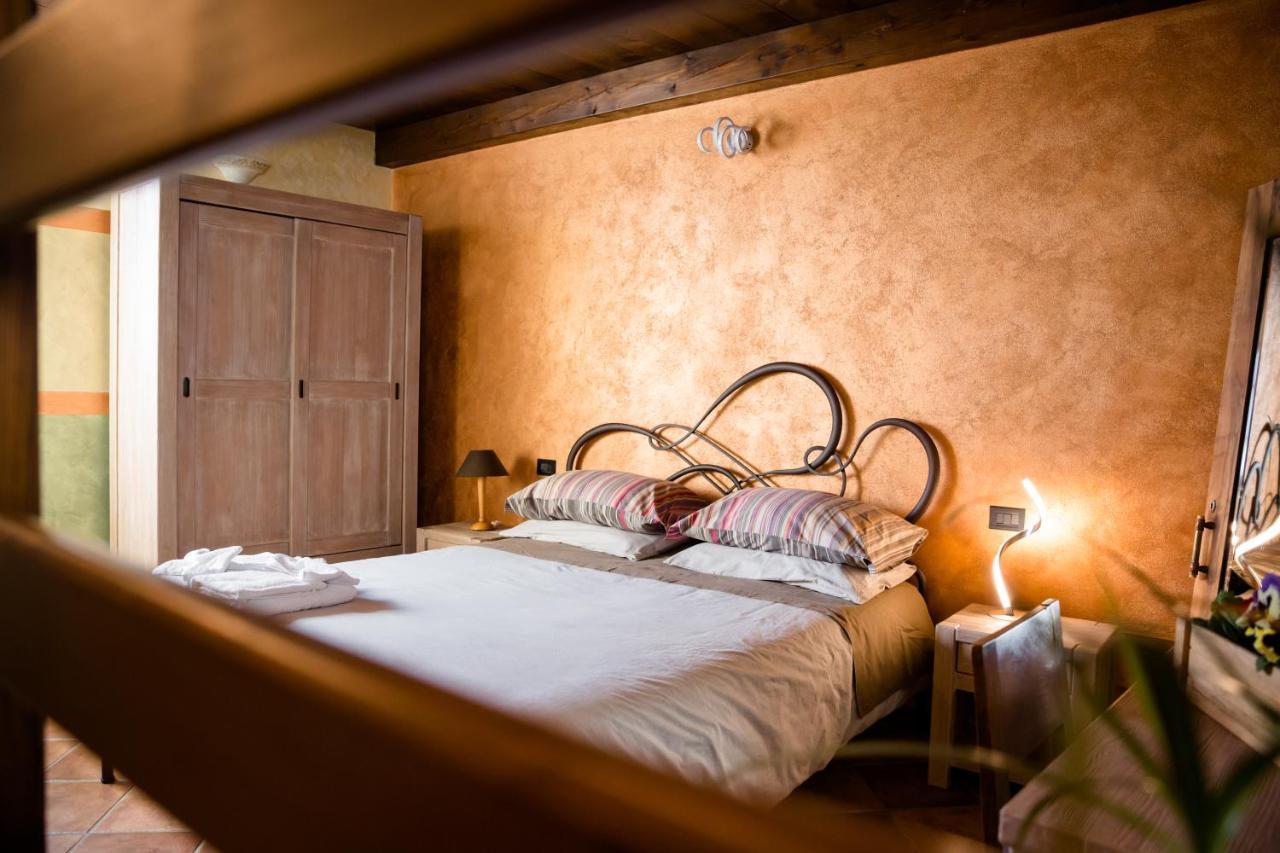 Ca' Baetti L'Antico Borgo Bed & Breakfast Roncola Exterior photo
