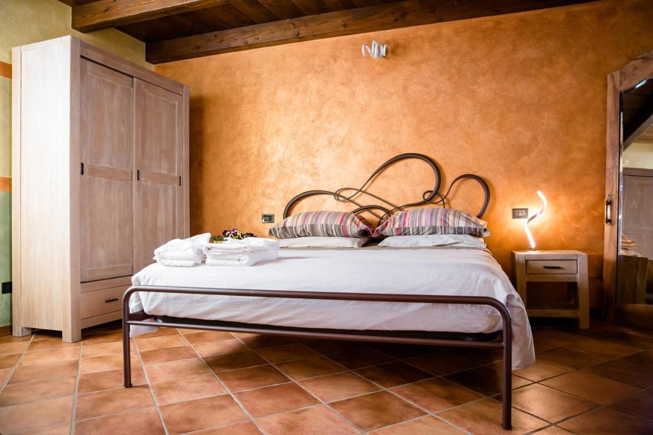 Ca' Baetti L'Antico Borgo Bed & Breakfast Roncola Exterior photo