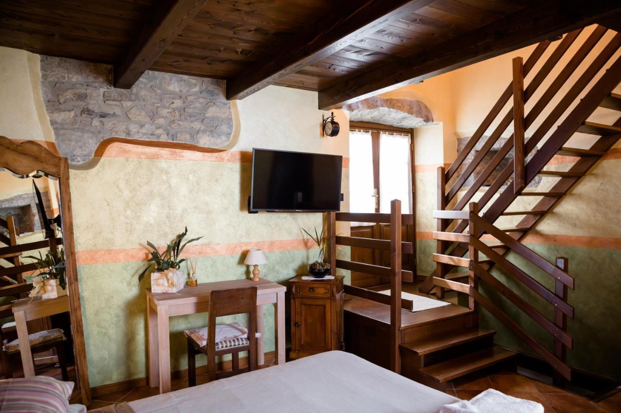 Ca' Baetti L'Antico Borgo Bed & Breakfast Roncola Exterior photo