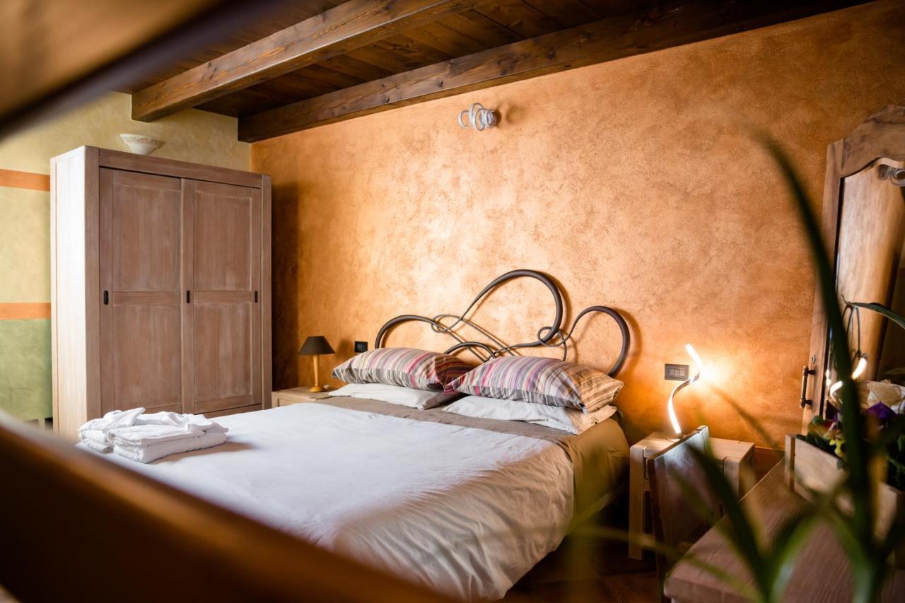 Ca' Baetti L'Antico Borgo Bed & Breakfast Roncola Exterior photo