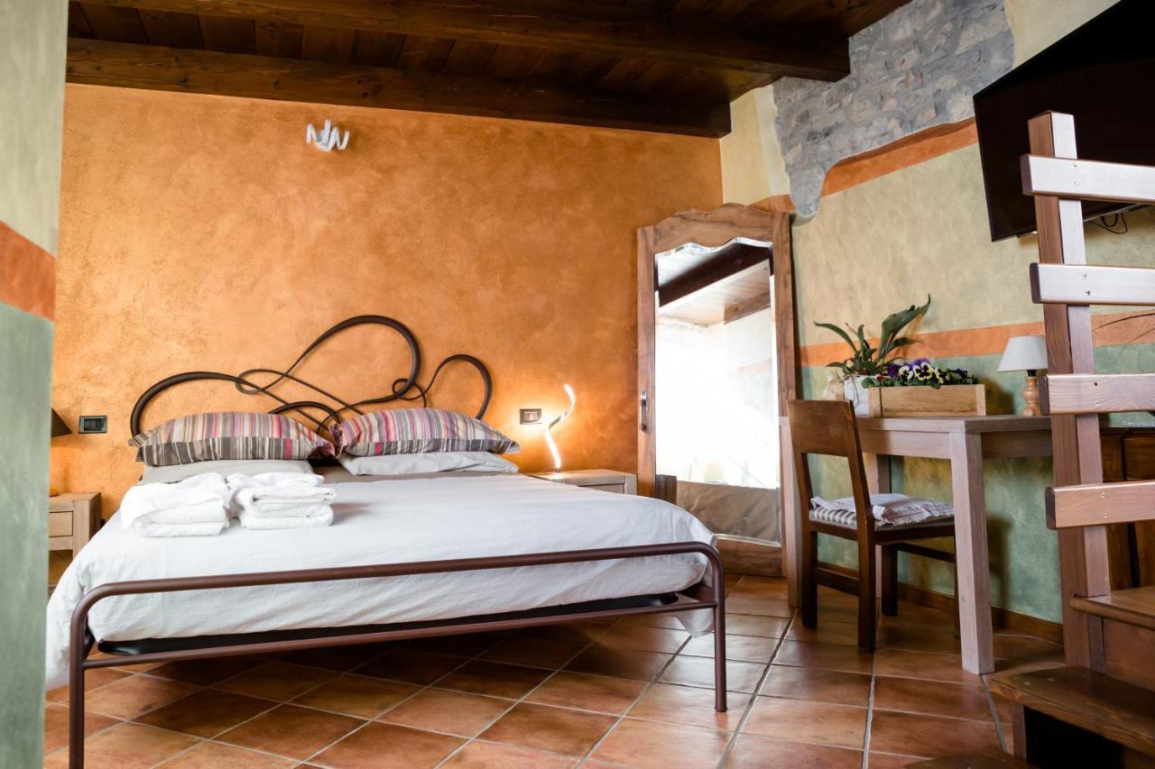Ca' Baetti L'Antico Borgo Bed & Breakfast Roncola Exterior photo